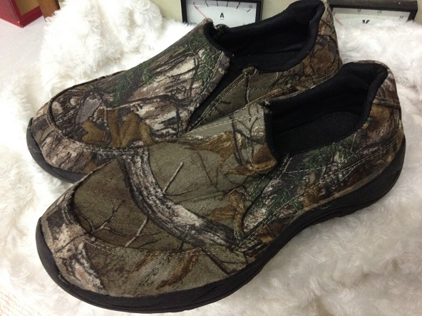 รองเท้า slip on เบอร์ 41 ยาว 26 cm ราคาพร้อมจัดส่งครับ