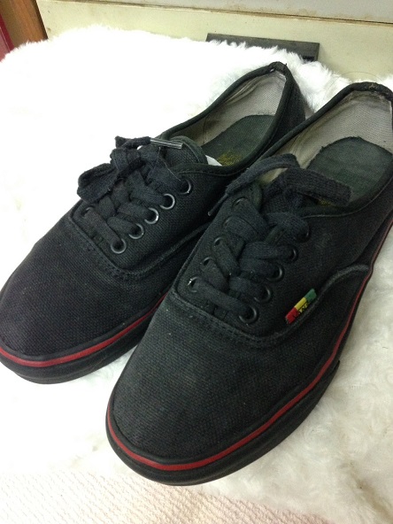 รองเท้า VAN เบอร์ 39 ยาว 25 cm ราคาพร้อมจัดส่งครับ