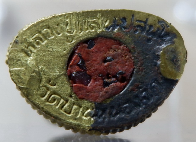 รูปหล่อลอยองค์พระแก้วมรกต หลวงปู่แสน วัดบ้านหนองจิก จ.ศรีสะเกษ เนื้อชนวน สวยครับ