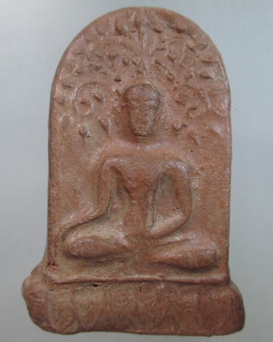 ๒๐ พระปรกโพธิ์ เนื้อดิน