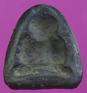 พระปิดตาหลวงพ่อปาน (วัดเครือวัลย์) พิมพ์กลาง หลังแบบ