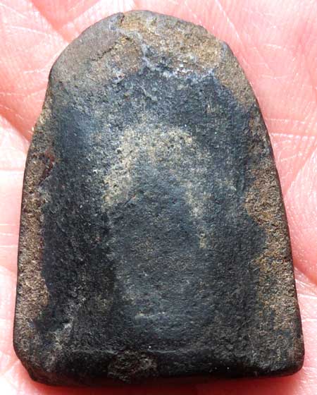 *พระกรุวัดชนะสงคราม พิมพ์ปรกโพธิ์เล็บช้าง เนื้อดินเข้าใบลาน*