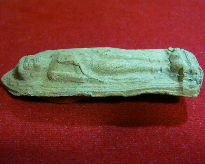 พระร่วงยืนพิมพ์ประทานพร เนื้อดิน กรุสุโขทัย