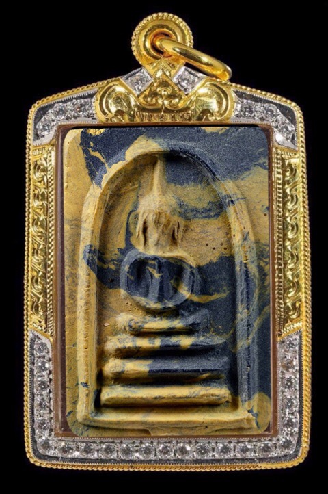 พระสมเด็จ วัดบ่อวิน อ.ศรีราชา จังหวัดชลบุรีเนื้อพิเศษหายากสภาพสมบูรณ์