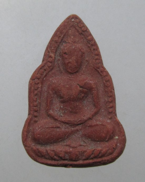 ๒๐ พระพุทธเนื้อผงหลังยันต์