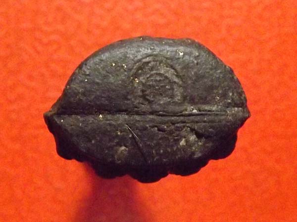 พระกริ่งเนื้อผงรุ่นแรก หลวงปู่คำพัน ปี2518 ผงคลุกรักดำ