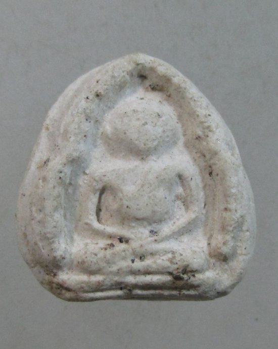 ๒๐ พระสังกัจจายน์  เนื้อผง (องค์เล็ก)