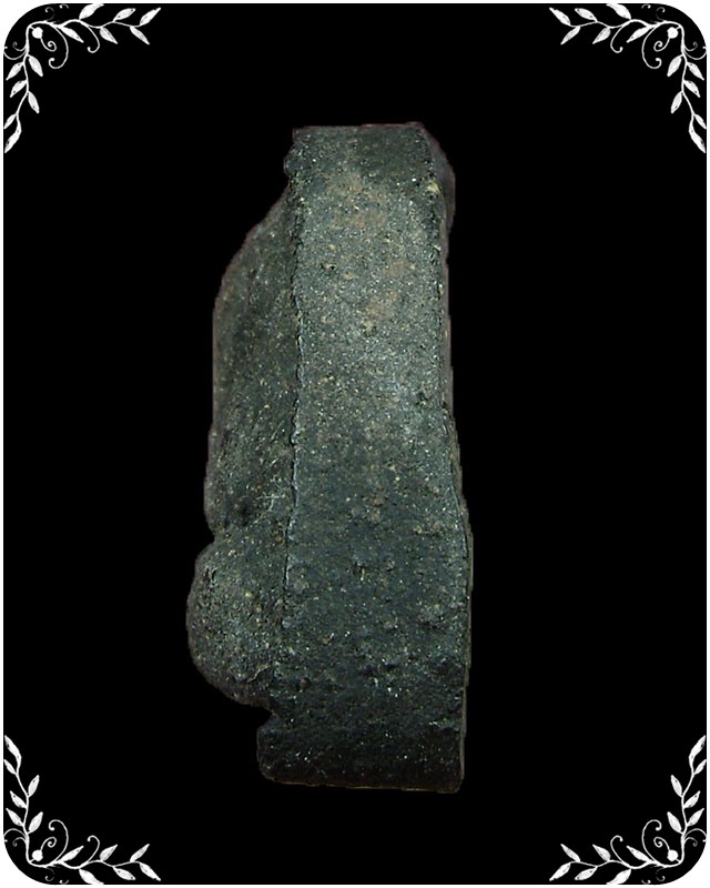 พระปิดตาหลังแบบ หลวงปู่เฮี้ยง