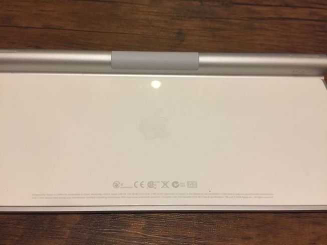 คีย์บอร์ดไร้สาย สีขาว ของApple แท้นะครับ