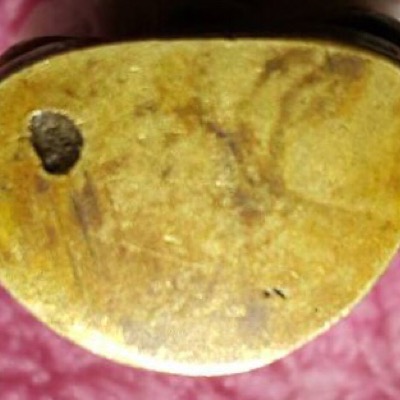 หลวงพ่อเงินวัดห้วยเขนพิมพ์ใหญ่แขนบั้ง(บล็อกแตก)