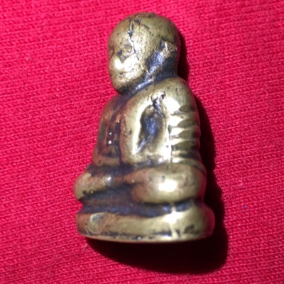 หลวงพ่อเงินวัดห้วยเขนพิมพ์ใหญ่แขนบั้ง(บล็อกแตก)