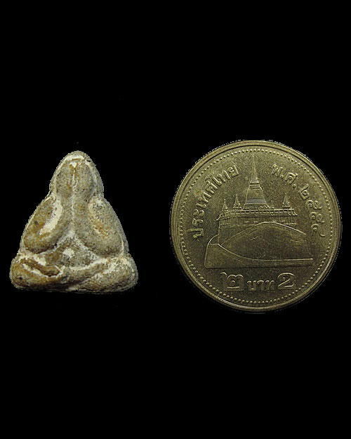 พระปิดตาหลังยันต์อิสวาสุ หลวงพ่อเกษม เขมโก สุสานไตรลักษณ์ จ.ลำปาง