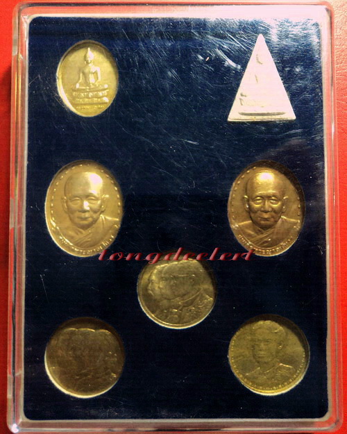 พระชุดสมเด็จพระญาณสังวร วัดบวรนิเวศวิหาร ปี 2529 สมทบทุนสร้างตึกภปร. โรงพยาบาลจุฬาลงกรณ์ สวยมากค่ะ