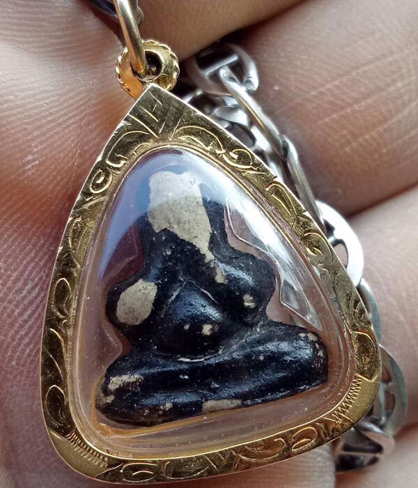 ปิดตา หลวงปู่สุขวัดสะพานสูงพิพม์เล็กนิยม