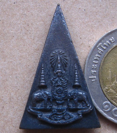  พระกำลังแผ่นดิน มวลสารจิตรลดา ฉลองสิริราชสมบัติครบ 50ปี เนื้อนวโลหะ ปี2539 พิมพ์ใหญ่+กล่องเดิม 