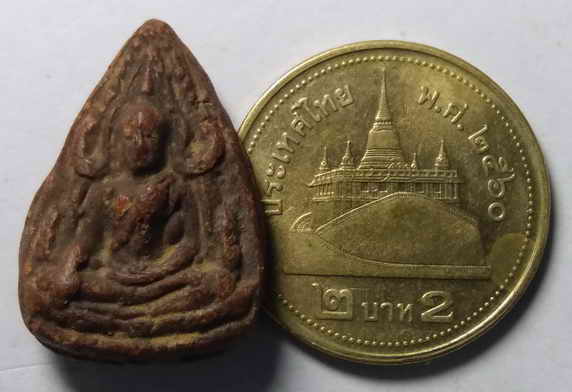 20 บาท พระพุทธชินราชเนื้อดินเผาพิมพ์เล็ก ไม่ทราบพี่ เจ้าของเดิมบอกผมว่าไปกรุเขาสมอแครง ผมเองก็ไม่