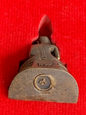 พระกริ่งหลวงพ่อโสธร ปี2529 เนื้อทองเหลืองรมดำ วัดโสธรฯ จ.ฉะเชิงเทรา เลี่ยมกรอบพลาสติกพร้อมใช้ครับ