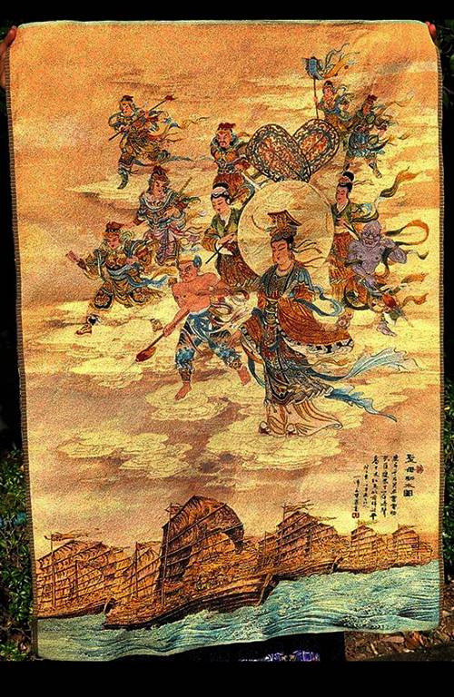 จัดของขวัญปีใหม่ผ้าดิ้นทองทอลายเจ้าแม่ทับทิม สวยงดงามประกายทองเหมาะให้ผู้ใหญ่ที่นับถือหรือญาติมิตร