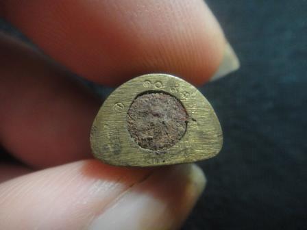 สังกัจจายน์รับทรัพย์ แบบมีฐานเนื้อสัมฤทธิ์ เลข 1097 กล่องเดิม หลวงพ่อสาคร วัดหนองกรับ