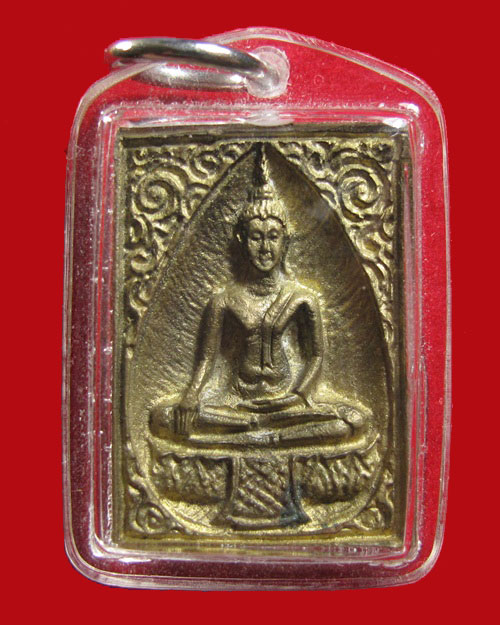 สมเด็จพระพุทธโคดม หลวงพ่อขอม วัดไผ่โรงวัว จ.สุพรรณบุรี เลี่ยมกันน้ำพร้อมใช้ครับ