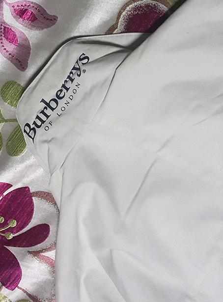 โค๊ท Burberrys ของแท้ ตัวนี้ made in ENGLAND ด้วยนะ ไว้ใส่ไปนอกเท่ห์ๆ