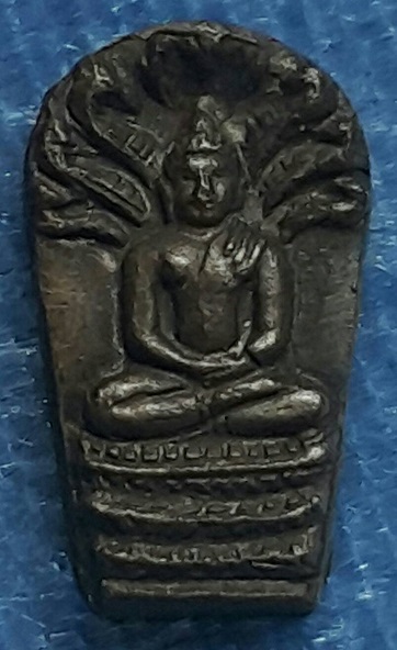 พระปรกใบมะขาม หลวงปู่เม้า วัดสี่เหลี่ยม จังหวัดบุรีรัมย์ เนื้อทองแดง ปี2517 หลวงปู่ทิมเสก