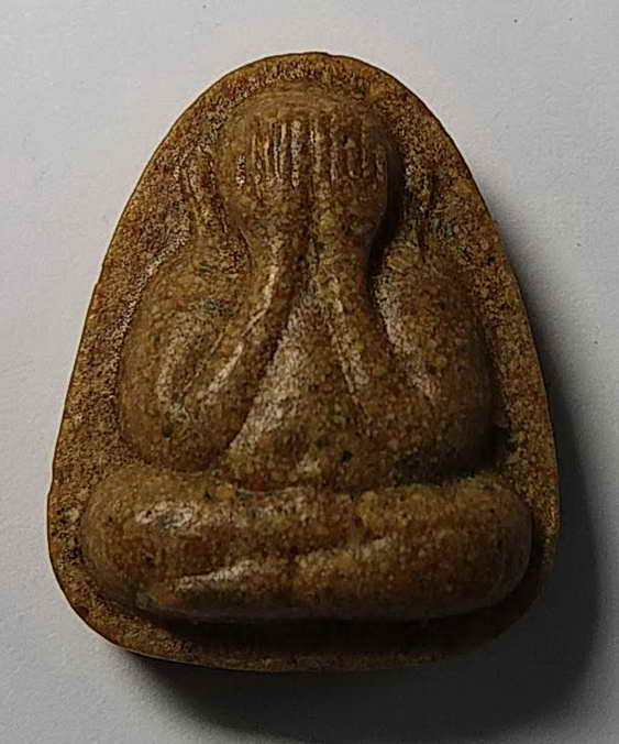 20 บาท พระปิดตาเนื้อกระเบื้องหลังคาโบสถ์ หลังจารมือ