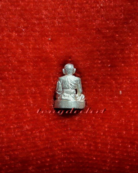 รูปหล่อจิ๋วหลวงพ่อเปิ่น วัดบางพระ จ.นครปฐม เนื้อเงิน ปี 2538 รุ่นอณูทิพย์ สวยมากค่ะ