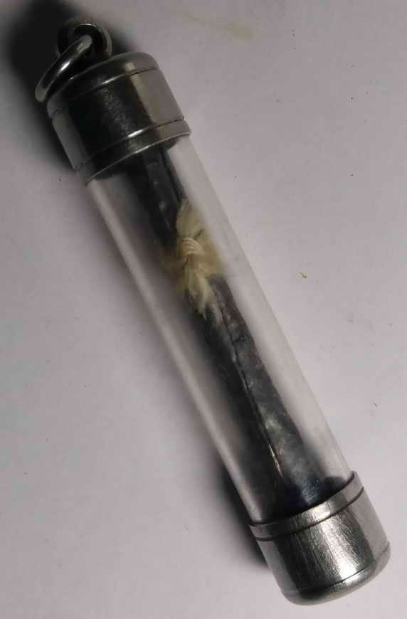 20 บาท  ตะกรุดเป็นเนื้อตะกั่ว พันด้วยด้ายสายสิญจน์ พร้อมใช้ครับ