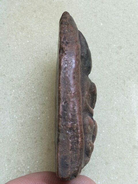 พระขุนแผนนั่งโหงพรายหลวงพ่อกวย เนื้อดิน