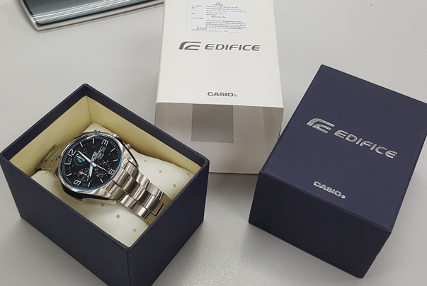 นาฬิกา casio edifice โครโนกราฟ หน้าดำเข็มฟ้า ของแท้ ศูนย์ไทย cmg ยกกล่อง ราคาพิเศษครับ
