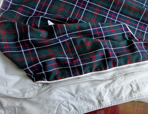 โค๊ต EAST BOY ของแท้ ทรงสวย ดูดี เอาไว้ไปเมืองนอก เกาหลี ญี่ปุ่น ยุโรป ฯลฯ ได้หมดครับ