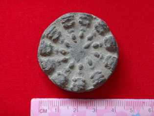 งบน้ำอ้อย กรุเตาเหล็ก