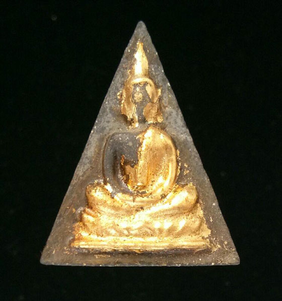 พระสมเด็จนางพญางิ้วดำ (1ในชุดสมเด็จนางพญาไตรภาคี) พิธีเสาร์ห้า ปี๒๕๑๙ (วัดใหม่อัมพรจัดสร้าง) ลป.แหวน
