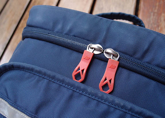 เป้ New Balance ของแท้ ทรงสวย หัวซิปแดง Traveller Backpack