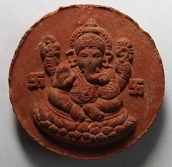 20 บาทครับจตุคามรามเทพ หลังพระพิฆเณศวร ขนาด ประมาณ 5 cm