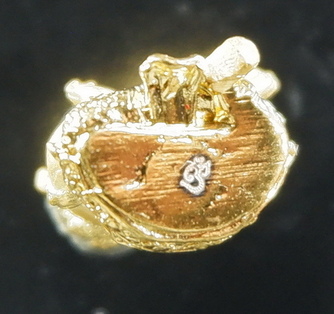 พระกริ่งพระพิฆเนศ หลวงปู่เย็น รุ่นสุขนิรันดร์ วัดแก่งสะเอา จ.สระแก้ว พิมพ์C เนื้อสัมฤทธิ์กะไหล่ทอง 