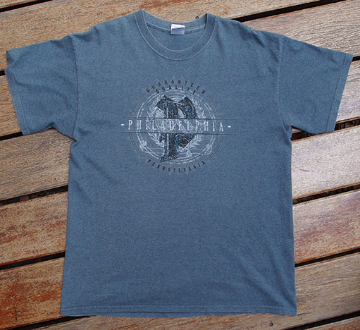 เสื้อยืดเทา PHILADELPHIA สกรีน ลายใหญ่ด้านหน้า เบอร์ L ผ้า cotton ชั้นดี / **พิเศษ มีแถมเสื้อกราฟฟิก