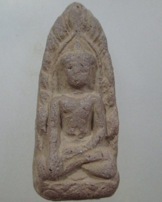 ๒๐ พระพุทธเนื้อดิน