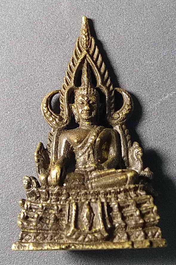 เริ่มที่ 10 บาท รูปหล่อพระพุทธชินราช หล่อโบราณหล่อตัน วัดพระศรีรัตนมหาธาตุ จังหวัดพิษณุโลกไม่ทราบปี