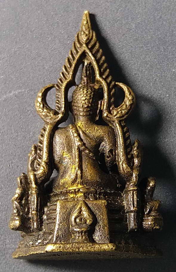 เริ่มที่ 10 บาท รูปหล่อพระพุทธชินราช หล่อโบราณหล่อตัน วัดพระศรีรัตนมหาธาตุ จังหวัดพิษณุโลกไม่ทราบปี