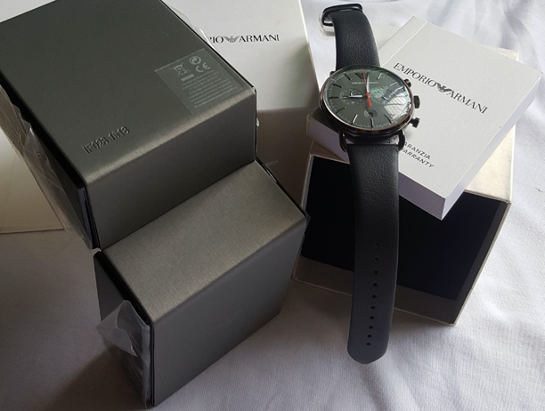 นาฬิกา Emporio Armani ของแท้ รุ่นใหม่คอลเลคชั่นล่าสุด ยกชุดรวมทั้งกล่องและคู่มือ