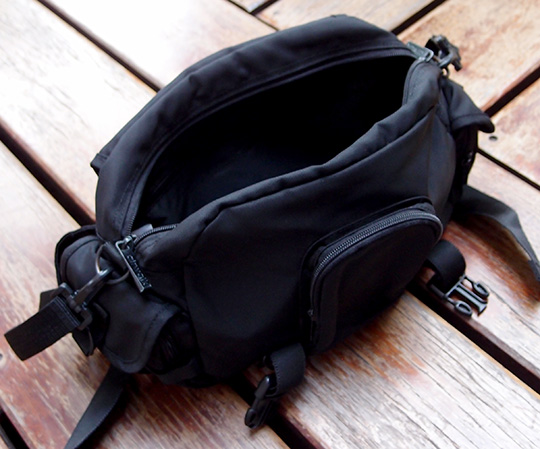 เคาะเดียว !! กระเป๋าคาดเอว Air Walk ของแท้ 100% สีดำ ใส่ของสารพัด สามารถสะพายได้ด้วยแบบ2in1