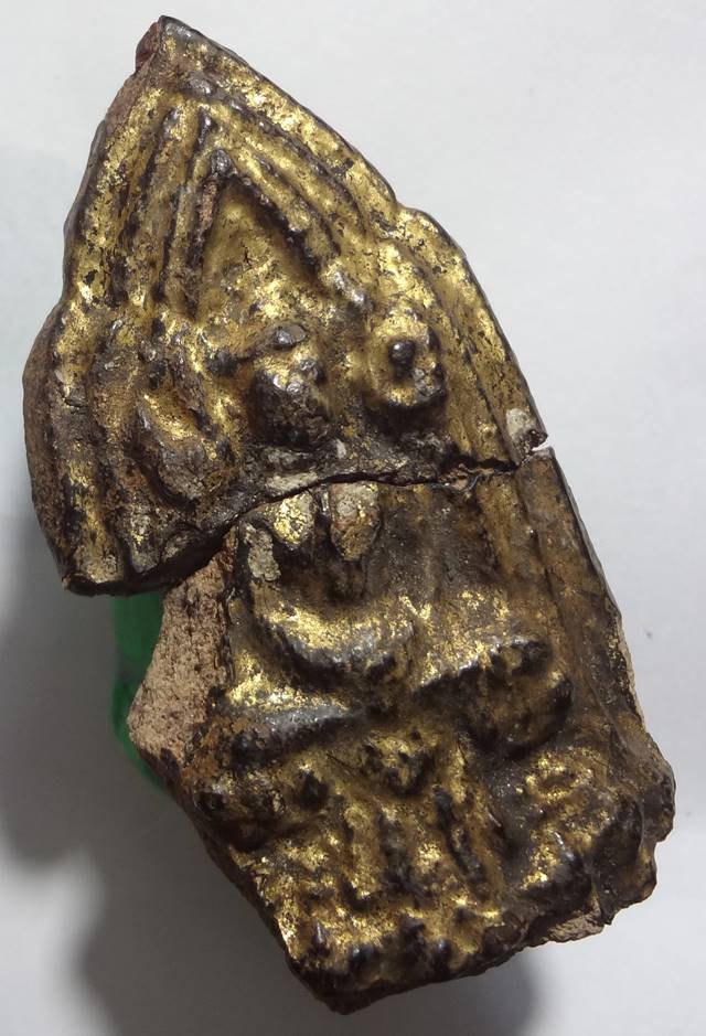 -พระ โคนสมอ อยุธยา รักทอง เดิม ๆ มีหน้ามีตา เก็บใว้ศึกษาเป็นองค์ครู ได้ครับ