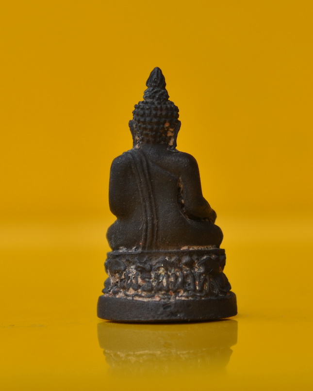 พระกริ่ง-พระชัยวัฒน์ไพรีพินาศ รุ่น นวฤทธิ์โภคทรัพย์ อุดผงจิตรลดาใต้ฐาน