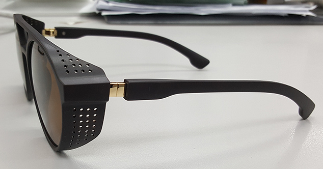 แว่นกันแดด RETRO SUNGLASS ของใหม่ ดีไซน์สวย Sand Black Lens / Black Tea Body With UV PROTECTION