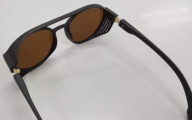 แว่นกันแดด RETRO SUNGLASS ของใหม่ ดีไซน์สวย Sand Black Lens / Black Tea Body With UV PROTECTION