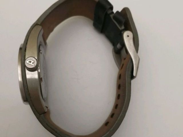 นาฬิกา DIESEL ของแท้ ดีไซน์สวย เข็มเหลือง สองวงเล็ก หน้าปัดดำ