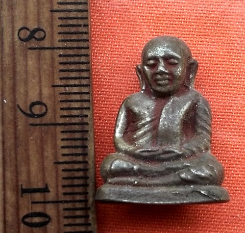 เริ่ม 10 บาท กับ รูปหล่อหลวงพ่อเงิน  ...Q565