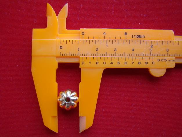 เม็ดมะยมทองคำ 90 % ขนาด 12 mm จำนวน 2 เม็ด (สำหรับร้อยสร้อย)